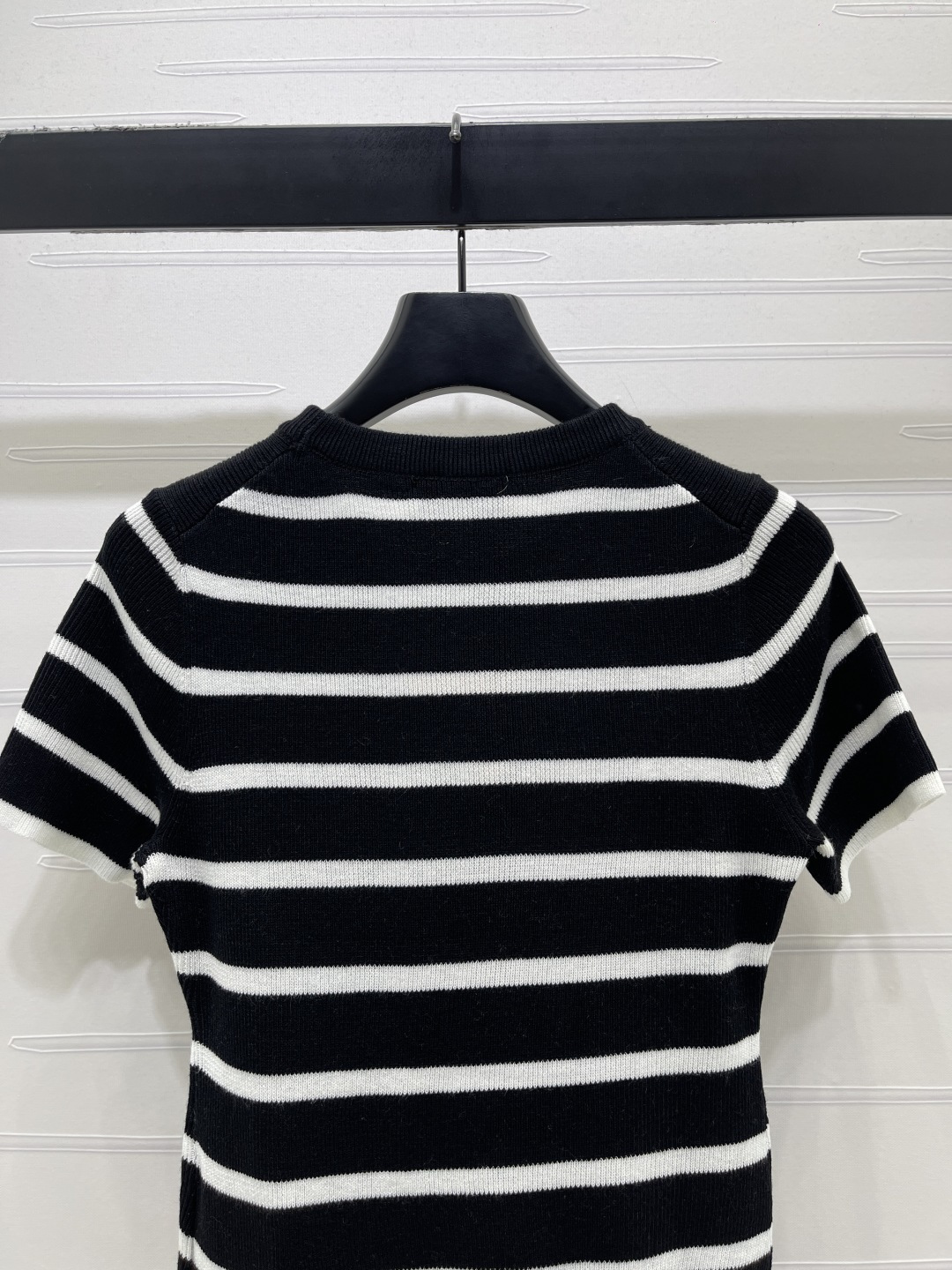 Women's short sleeves